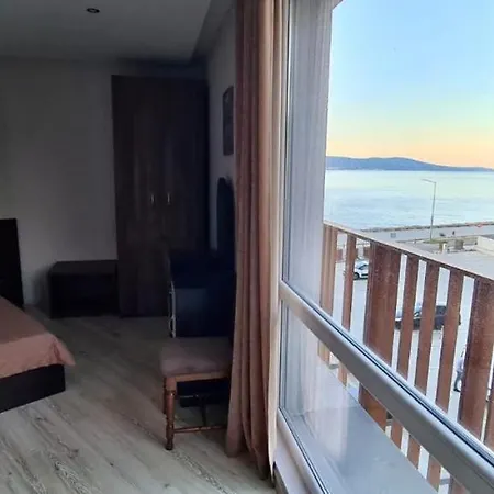 Апартамент Paradiso, Nessebar, First Line From The Sea Несебър